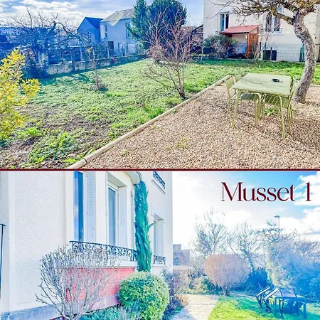 Deux Hebergements A Proximite Pour Un Groupe De 12 Personnes